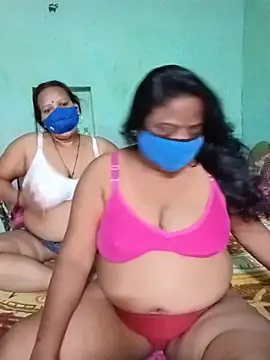 Group_Of_Lust Show in webcam