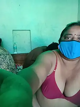 Show modela Group_Of_Lust na web-kameri