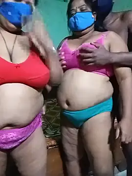 Group_Of_Lust: διαδικτυακό σόου στην κάμερα