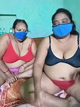 הופעת וובקאם של Group_Of_Lust
