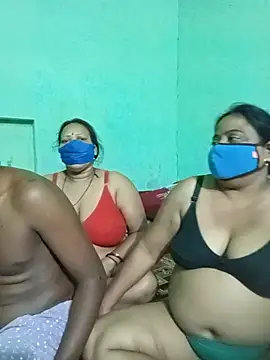 Group_Of_Lust Show in webcam