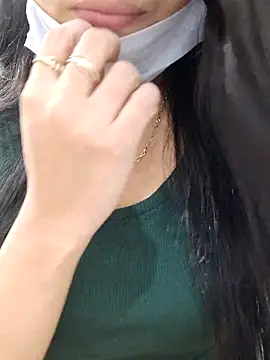 Chat XXX en directo de Ivymybae