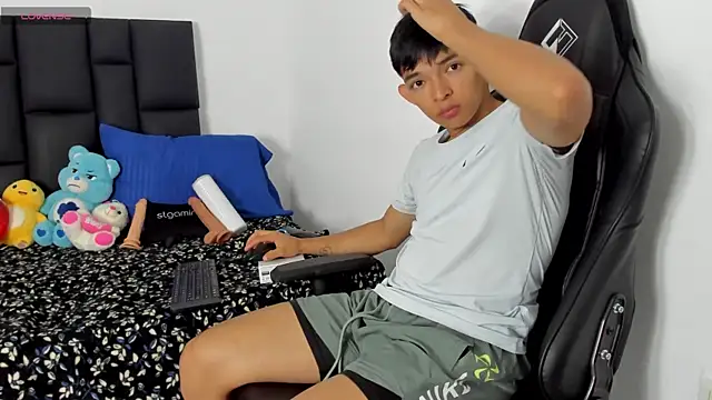 Tonny_twink_ Webcam Show