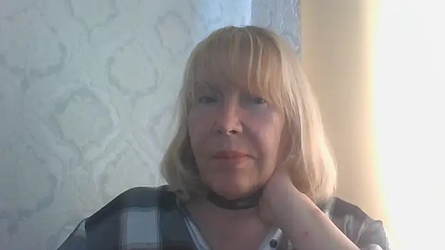 OlgaShine's Live XXX Chat