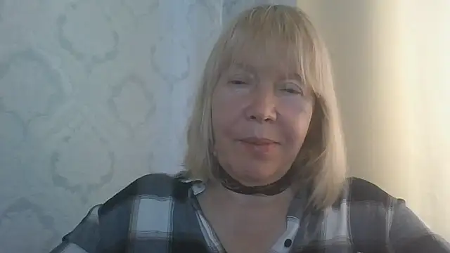 OlgaShine's Live XXX Chat