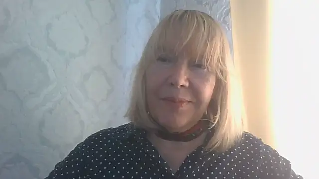 OlgaShine élő XXX-chatje