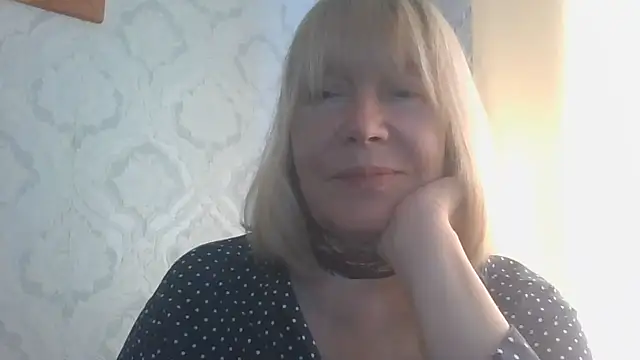 OlgaShine's Live XXX Chat