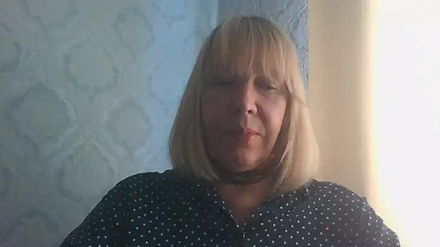 OlgaShine Adlı Modelin Canlı XXX Sohbeti
