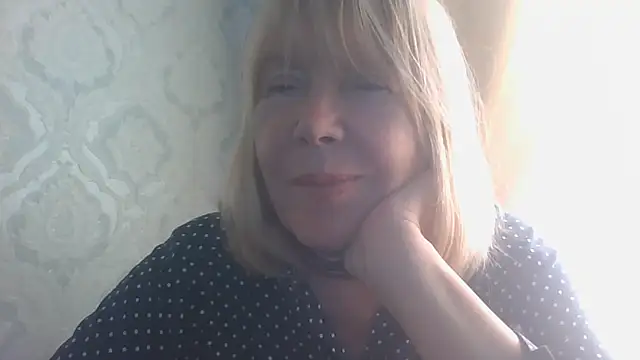 OlgaShine's Live XXX Chat