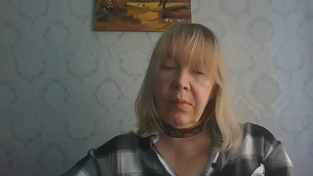 Pertunjukan Kamera Web OlgaShine