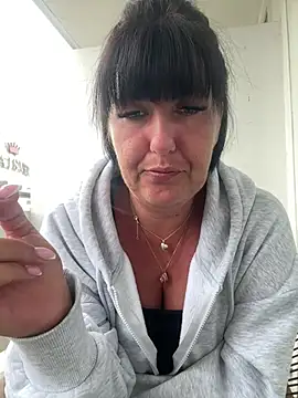 NatiLove35's Live Sex Cam Show