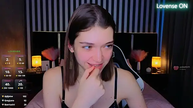 Cherry_Wipe Chat XXX live