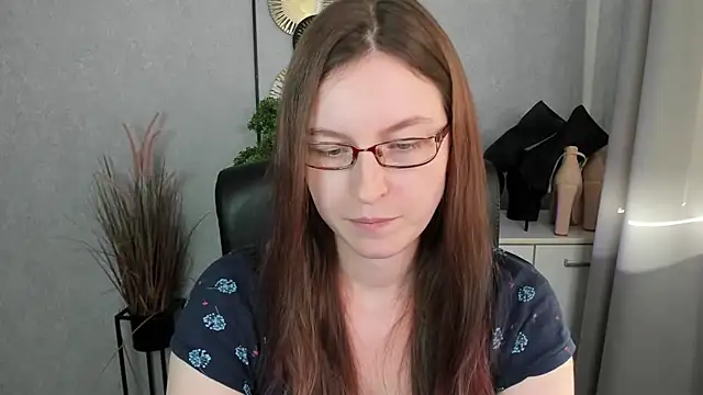 emmaxDelight Show in webcam