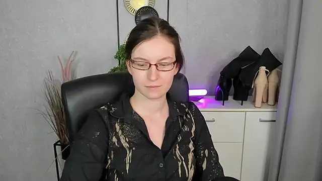 emmaxDelight's Webcam Show
