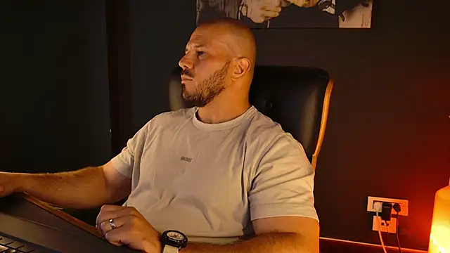 عرض كام AngeloEric