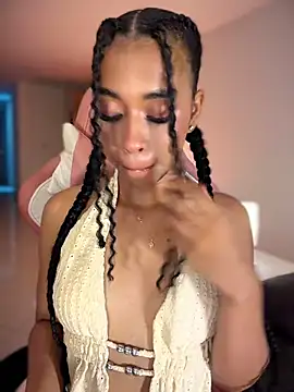 Pokazy przed kamerką – bella__honey