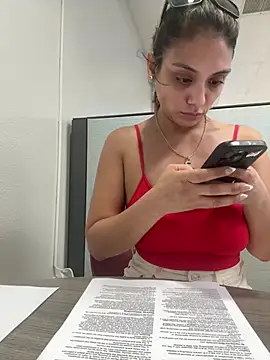 mariaesmeralda Chat XXX live