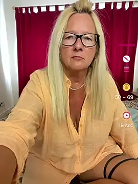 Foxy-Lucy – Live XXX-chat