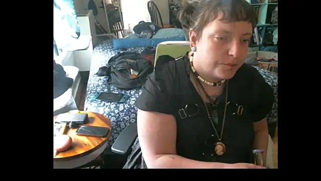 lover_bee2023's Webcam Show