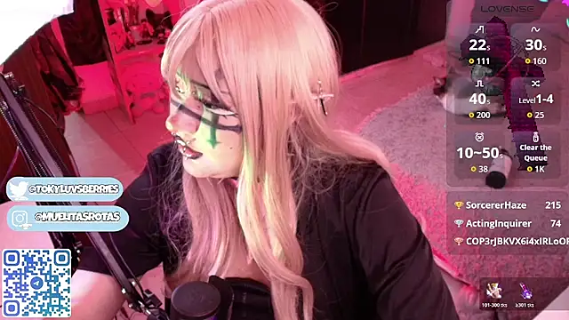 toky_doll Show in webcam