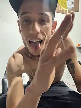 Show de 27powercm na webcam