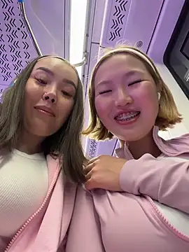 Pokazy przed kamerką – Asian_Asami