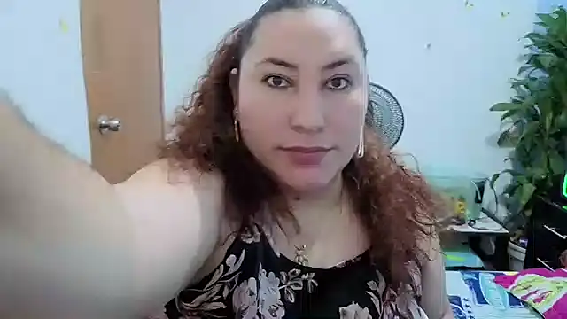 JANNAH_MARTINEZ's Live Chat Room
