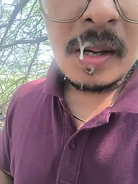 Pokazy przed kamerką – Pune_guy_cillab