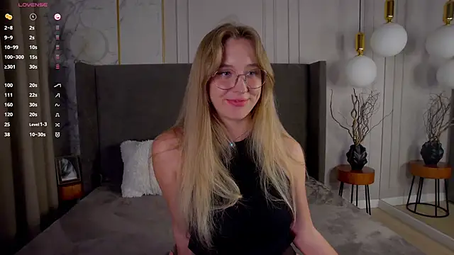 Show de LoraineLuff na webcam