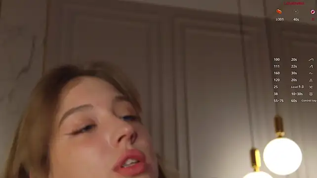 LoraineLuff Adlı Modelin Canlı XXX Sohbeti
