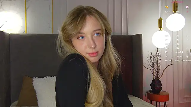 Chat +18 de LoraineLuff ao vivo