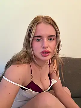 yourhornyslut 网络视讯表演