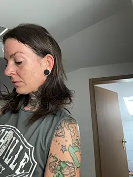 BrownieyQueen Webcam-Show