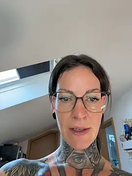 BrownieyQueen Webcam-Show