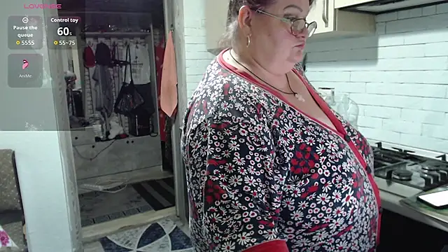 Goddess57's Live XXX Chat