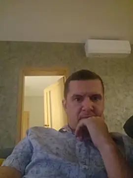 FallingAnswer56 webkamerás műsora