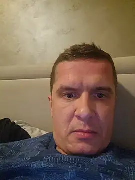 FallingAnswer56 webkamerás műsora