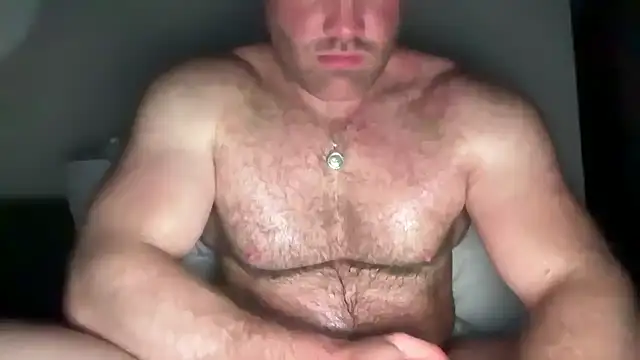 CloudyMuscle28: διαδικτυακό σόου στην κάμερα