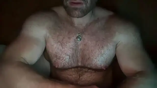 Show modela CloudyMuscle28 na web-kameri