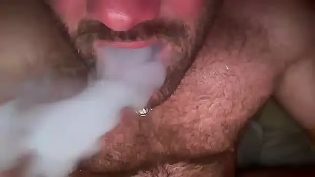 CloudyMuscle28n Webbikameraesitys