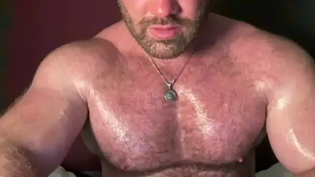 CloudyMuscle28: διαδικτυακό σόου στην κάμερα