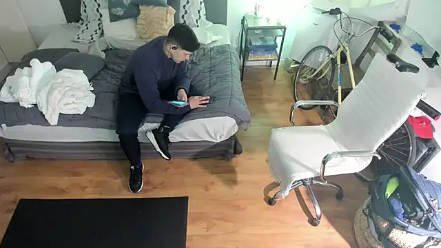 mr_almo webkamerás műsora
