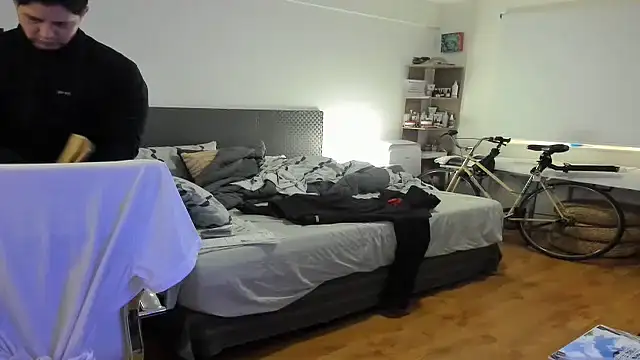 mr_almo 网络视讯表演