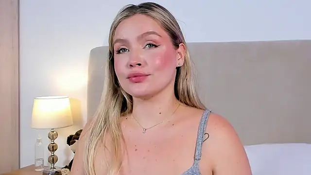 GaiaBaker's Live XXX Chat