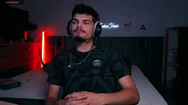 Show modela JordanShow na web-kameri