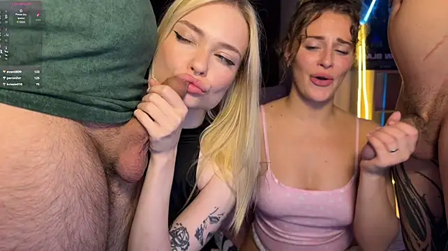 הופעת וובקאם של dollfromvenus