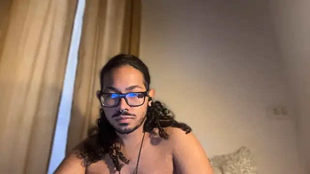 הופעת וובקאם של MrMagnificat