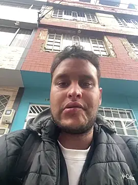 Pertunjukan Kamera Web Latino_jr