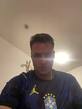 Latino_jr webkamerás műsora