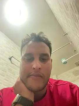 Latino_jr Show in webcam